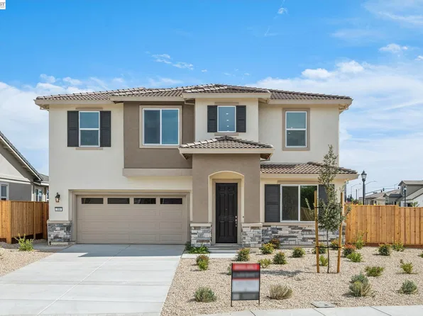 300 Colfax Ln, Oakley, CA 94561