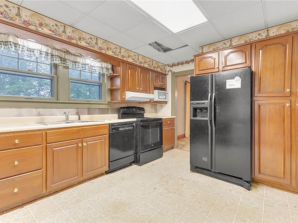 13th image of 613 Briarcliff Dr