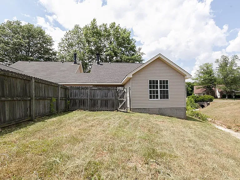 613 Brentmeadow Cir — Photo 15