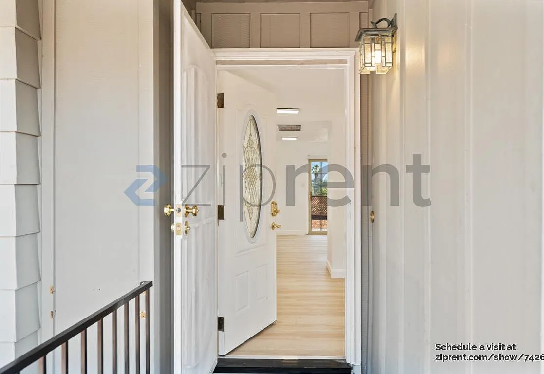 3 bed, 1400 sqft, $4,000 — Photo 2