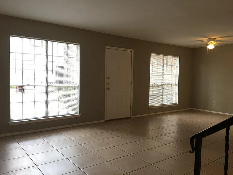 Pinewood Townhomes — Photo 12