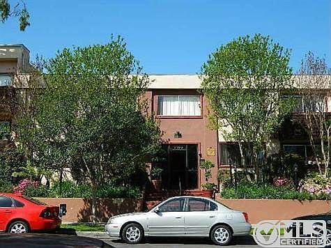 3rd image of 5403 Newcastle Ave APT 17