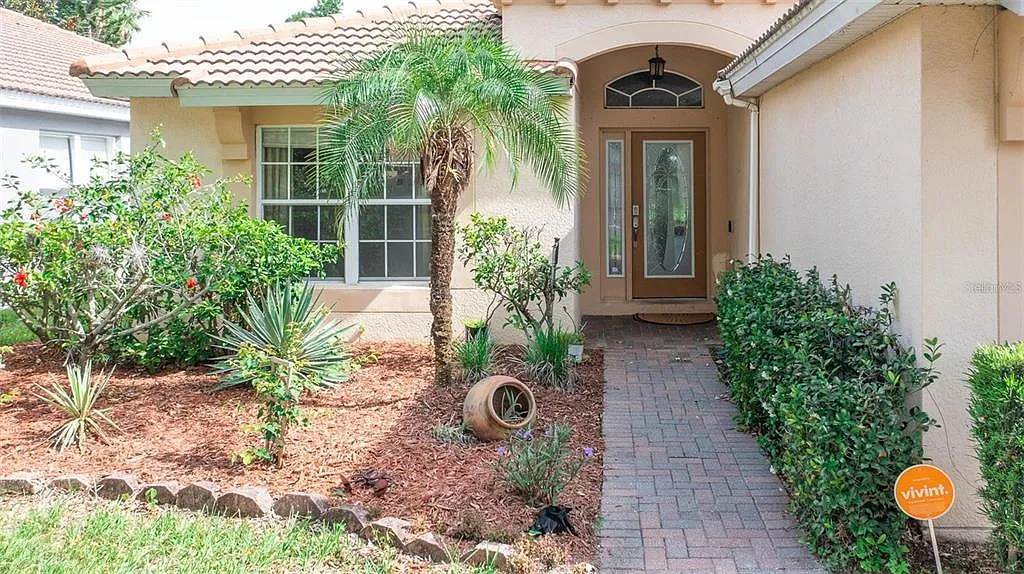 4 bed, 2.0 bath, 1684 sqft, $3,350 — Photo 4