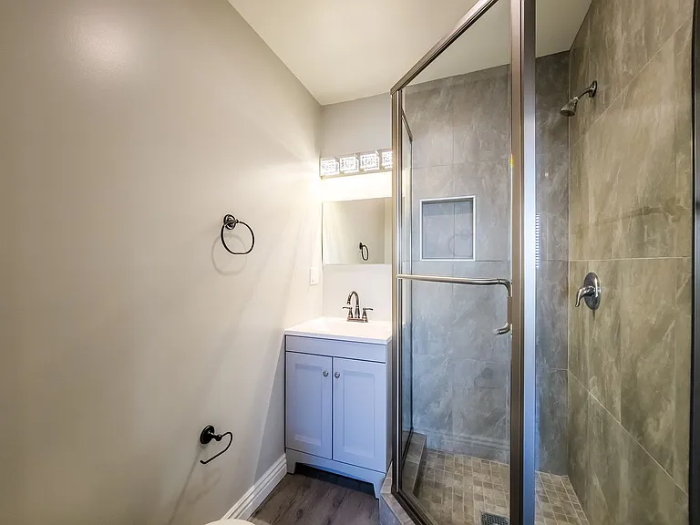 5258 Denny Ave — Photo 11