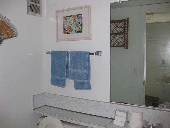 4th image of 40 Northampton St #B