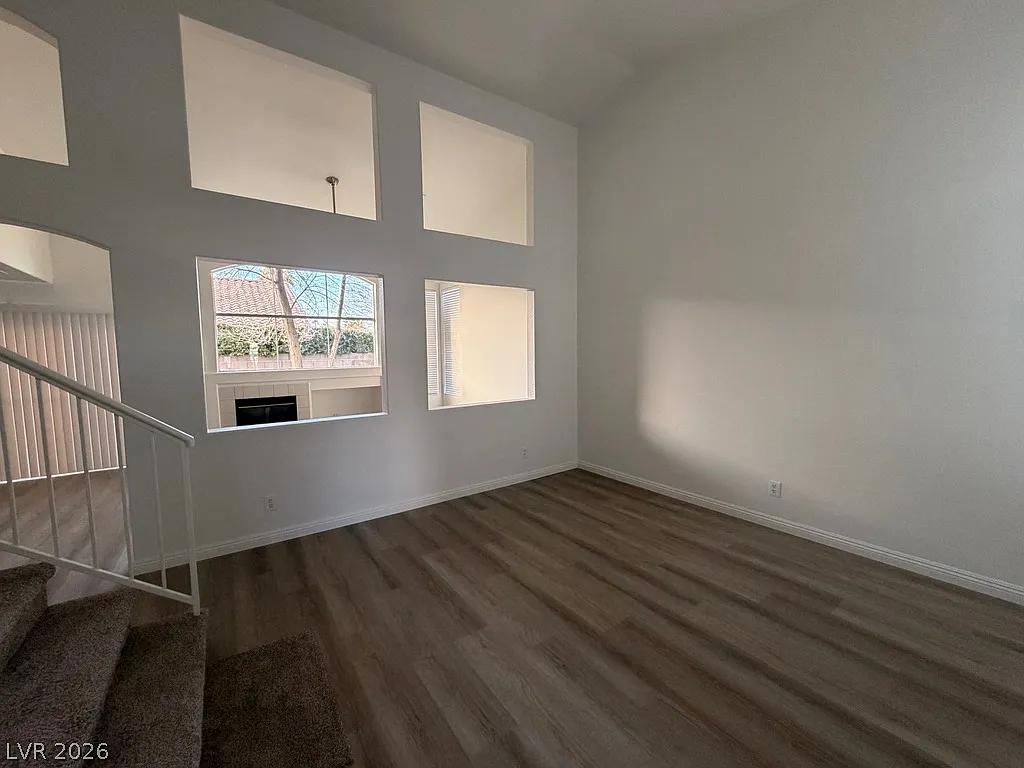 4 bed, 3.0 bath, 1315 sqft, $2,450 — Photo 2