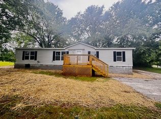 207 Sycamore St N, Cowan, TN 37318