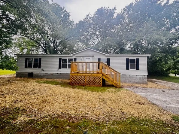 207 Sycamore St N, Cowan, TN 37318