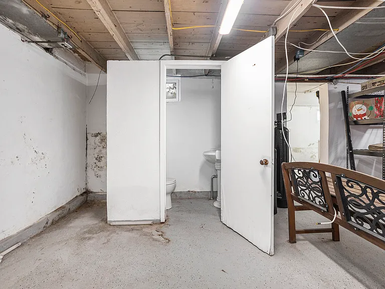 524 Continental Rd — Photo 19