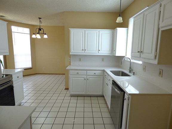 3rd image of 3918 Alto Ave
