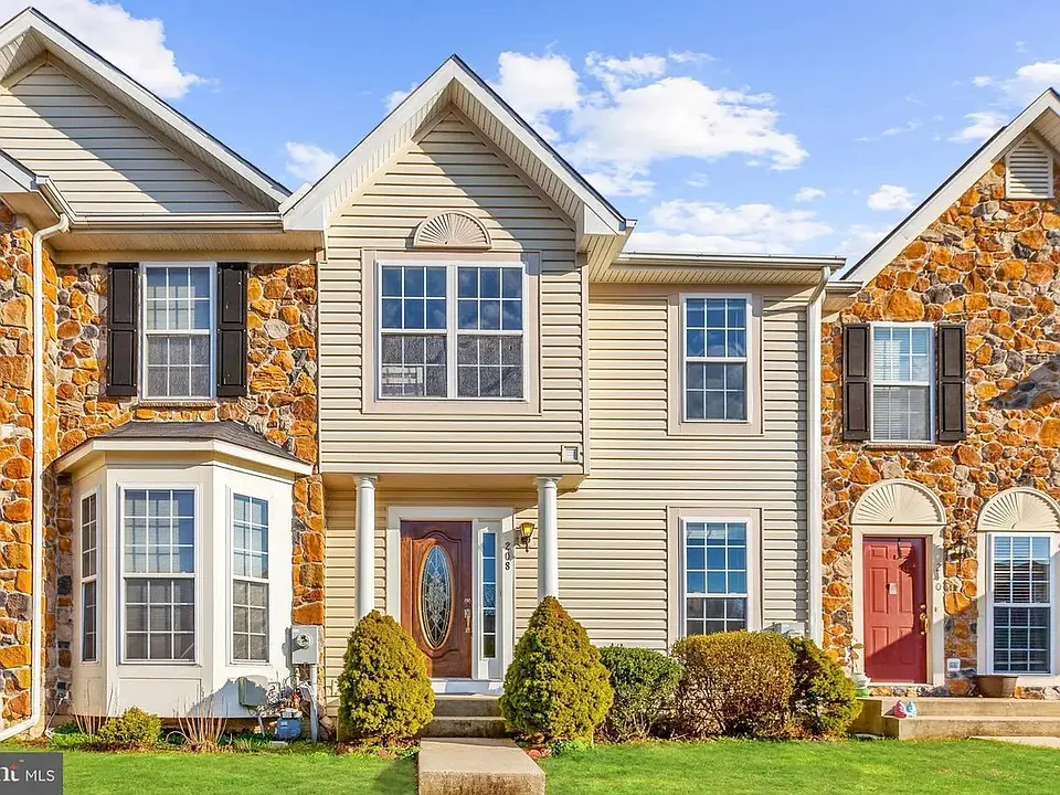 208 Goldsborough Dr