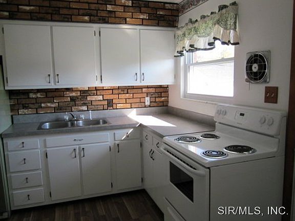 2nd image of 24 Lakeview Dr