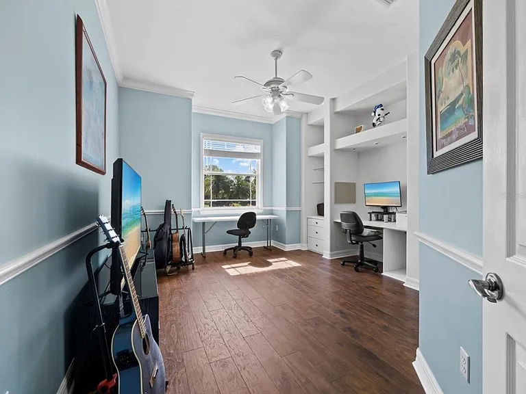 Butlers Crest Dr — Photo 37