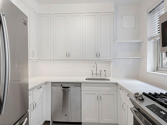 3rd image of 295 Central Park W APT 7B