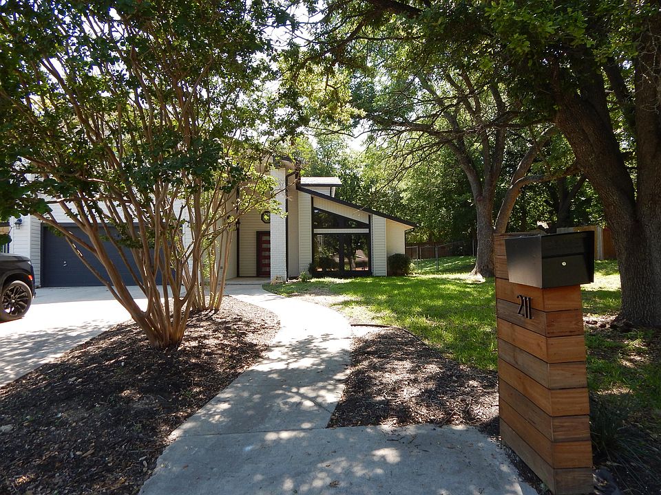 1st image of 211 Spanish Oaks Dr