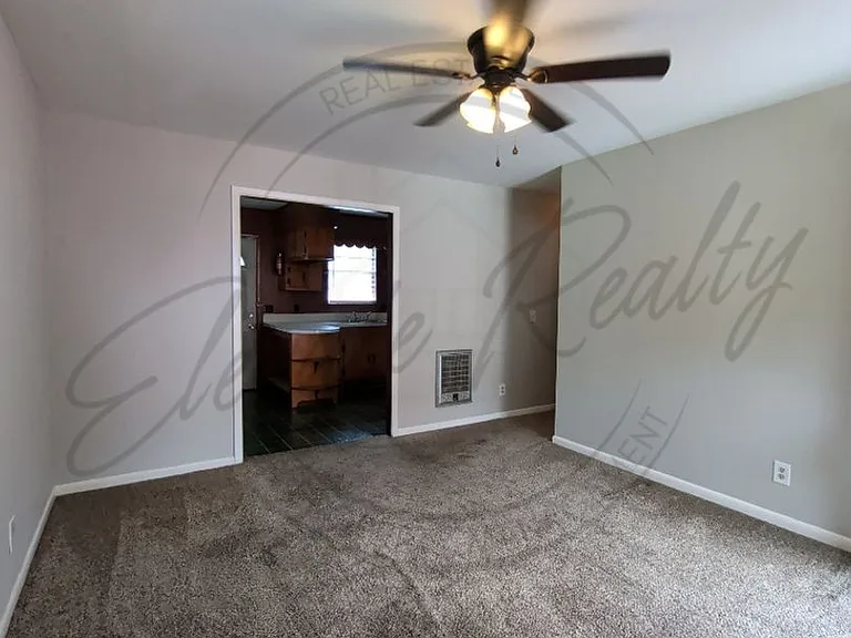 114 E 17th St #1 — Photo 2