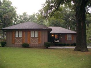 3720 W 52nd Pl, Roeland Park, KS 66205