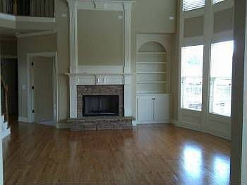 5th image of 214 Silvertop Dr
