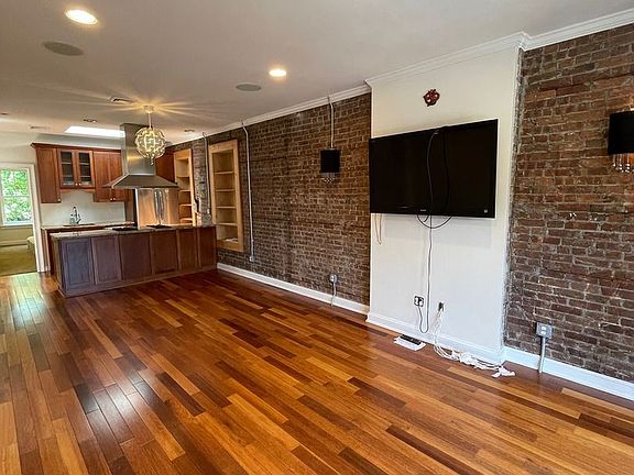 3rd image of 107 Liberty St Floor 2