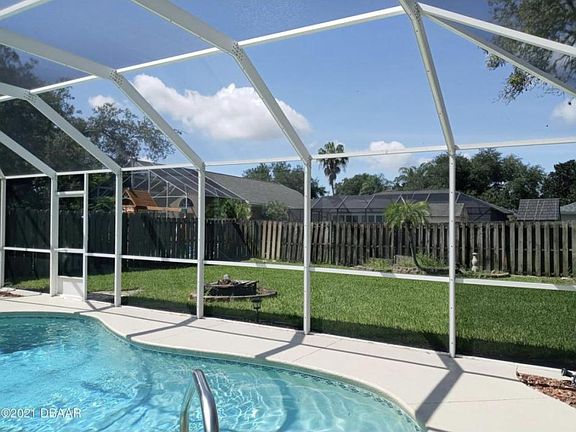 3rd image of 5992 Heron Pond Dr