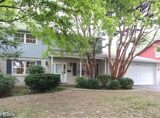 5711 Dearborn Pkwy, Downers Grove, IL 60516