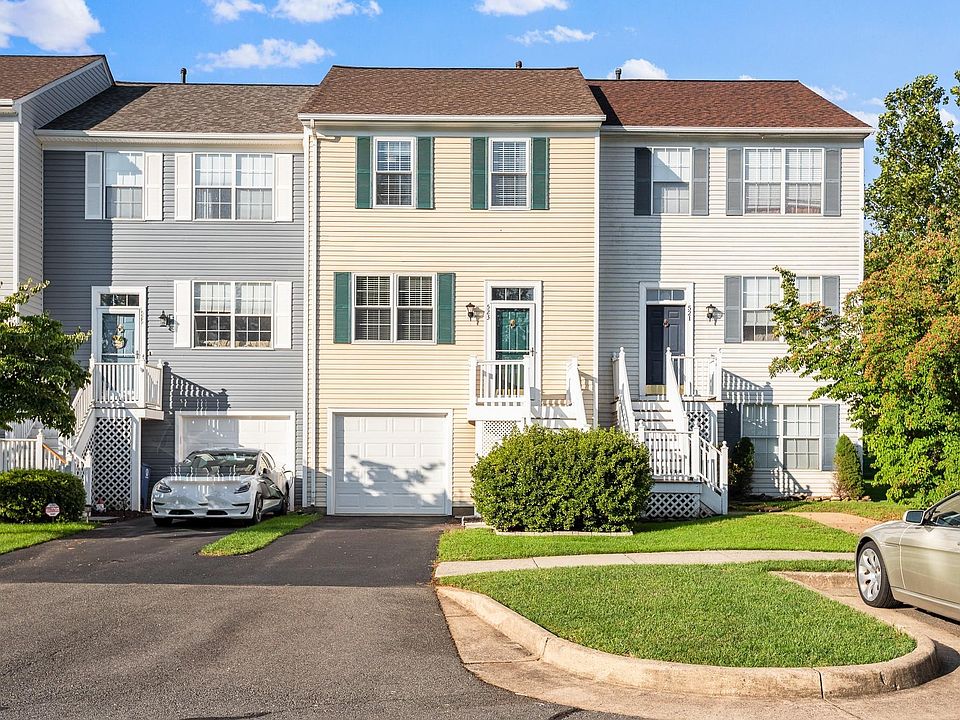 1st image of 523 Radford Ter NE