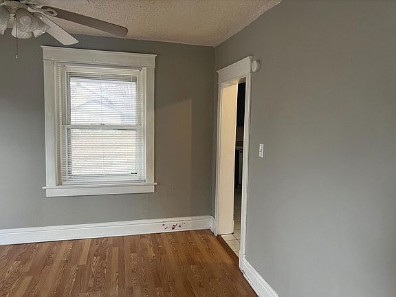 3rd image of 436 Drury Ave