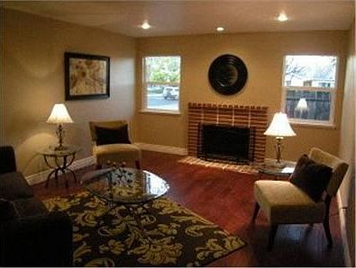 Living room with Fireplace