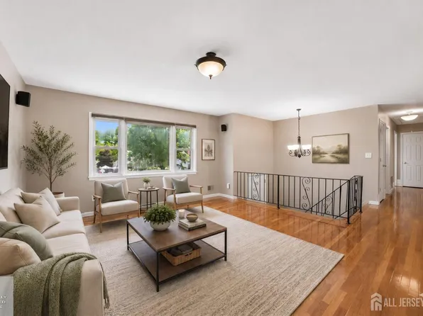 743 Wood Ave, Edison, NJ 08820