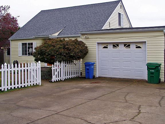 3065 Memory Ln., Eugene, OR 97404