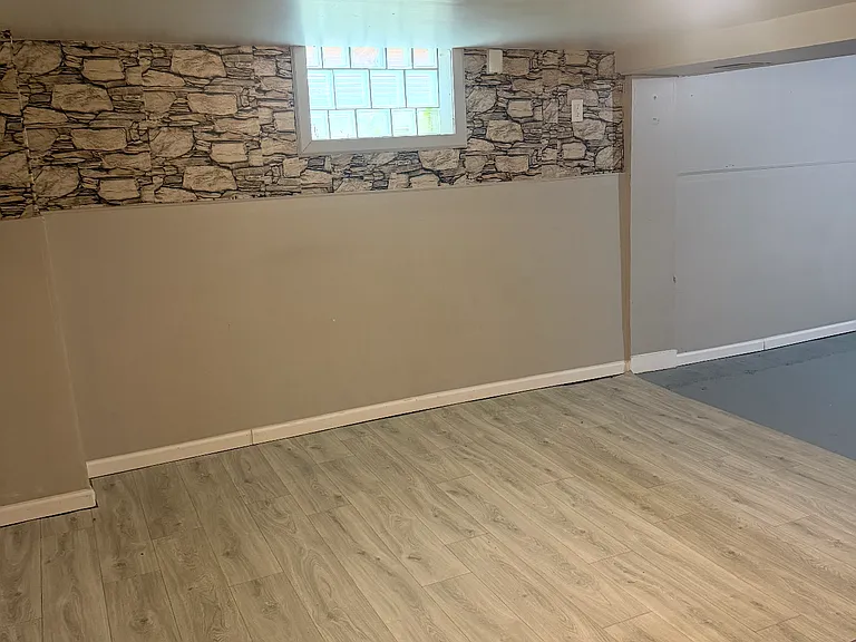 1570 Kenilworth Ave — Photo 11