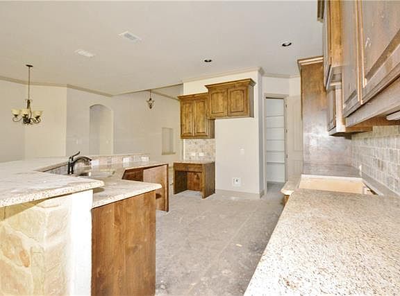 3rd image of 104 O'Donna Dr