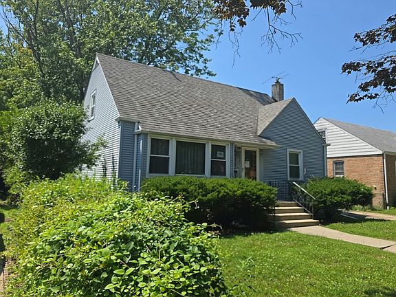 3rd image of 21202 Oak St