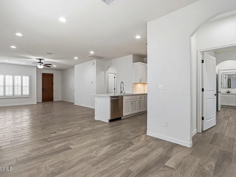 13106 Kington Ave — Photo 9