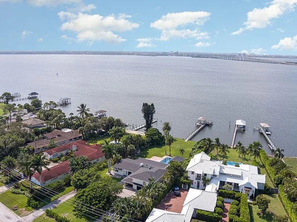 1204 S Riverside Dr, Indialantic, FL 32903