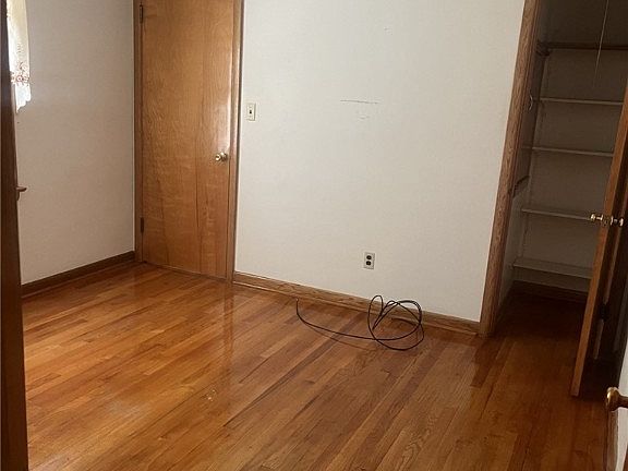 5th image of 9 Foster Dr