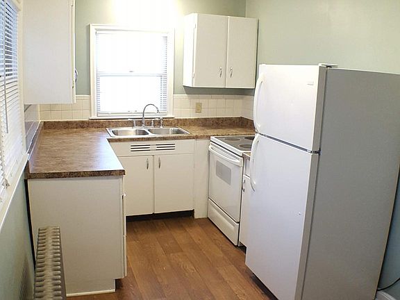 3rd image of 605 W 11th St APT 15