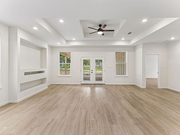 4th image of 6471 HOLLYHOCK RD