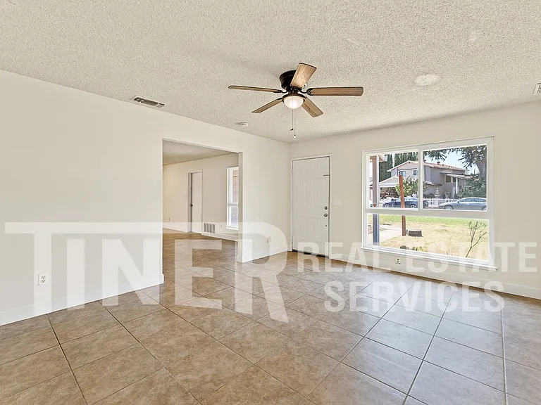 9586 Meadowgreen Cir — Photo 2
