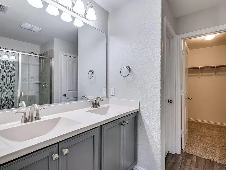 1333 Rembrandt Dr — Photo 19