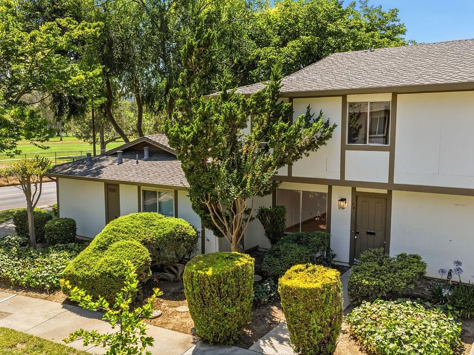 1st image of 194 Oak Brook Cir