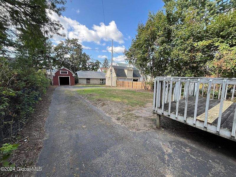 5th image of 2 Morris Avenue