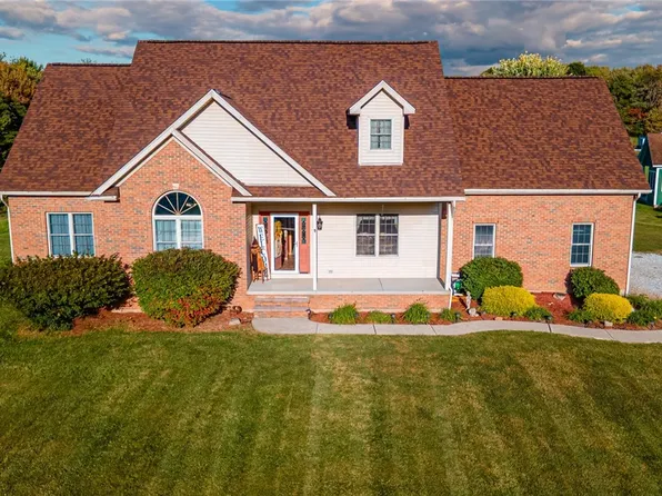 22150 Lee Ln, Coshocton, OH 43812