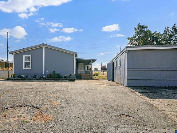 2nd image of 2868 Tide Ct NE