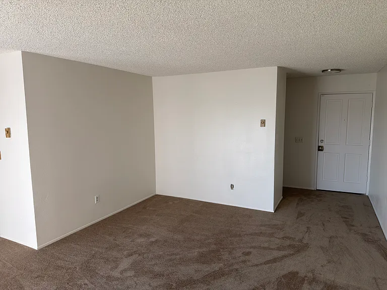 3652 Clairemont Dr #1D — Photo 3