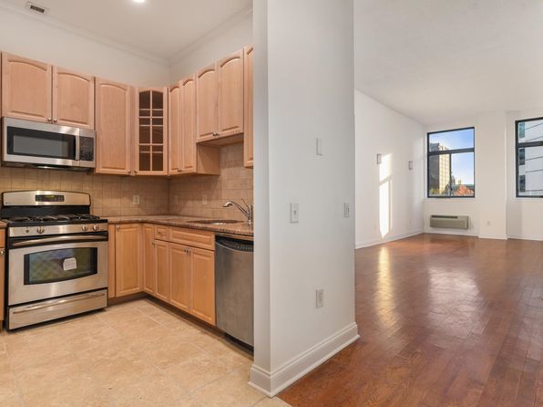 311 Washington St APT 2C