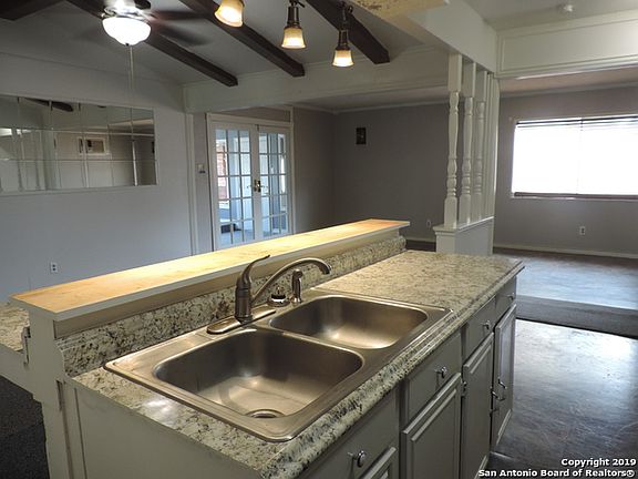 3rd image of 7214 Meadow Breeze Dr