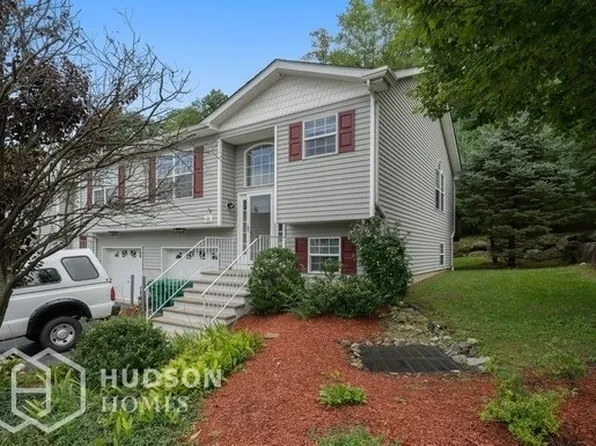 12 Oak Point Dr #12, Hamburg, NJ 07419