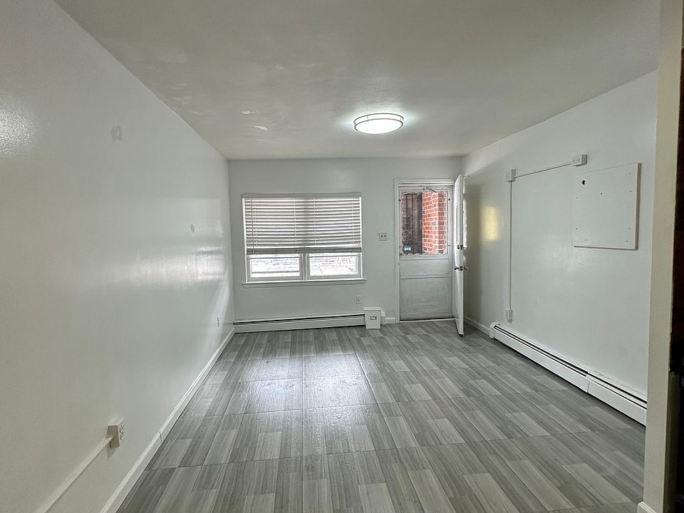 1st image of 226 Bay 35th St APT 1