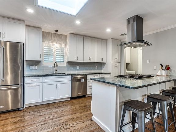 3rd image of 10059 Lake Highlands Pl
